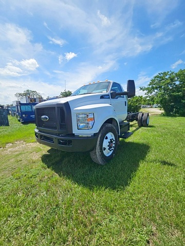 Truck Chassis Ford F-750 2025