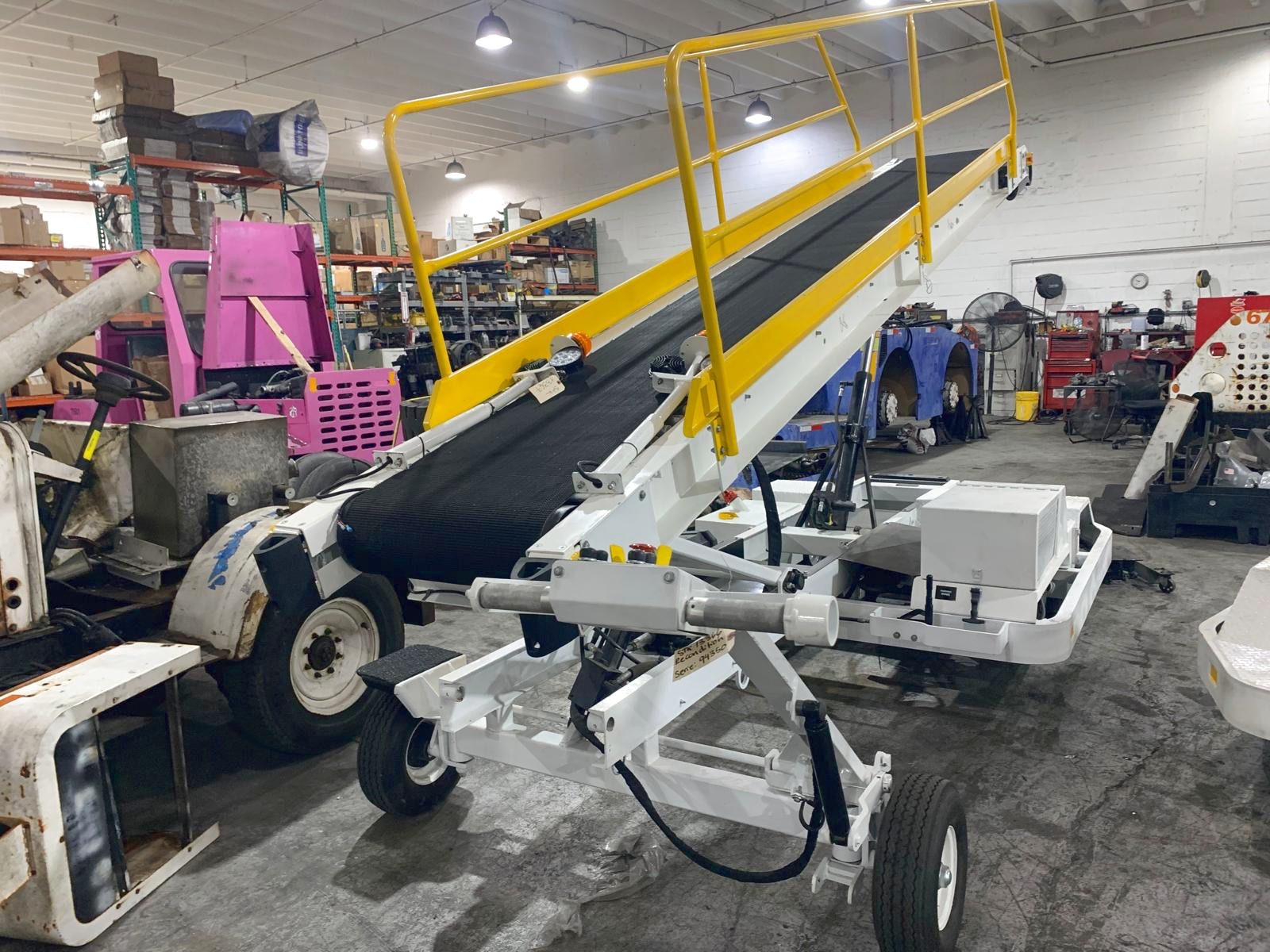 Towable Belt Loader Wasp A01771D-3179