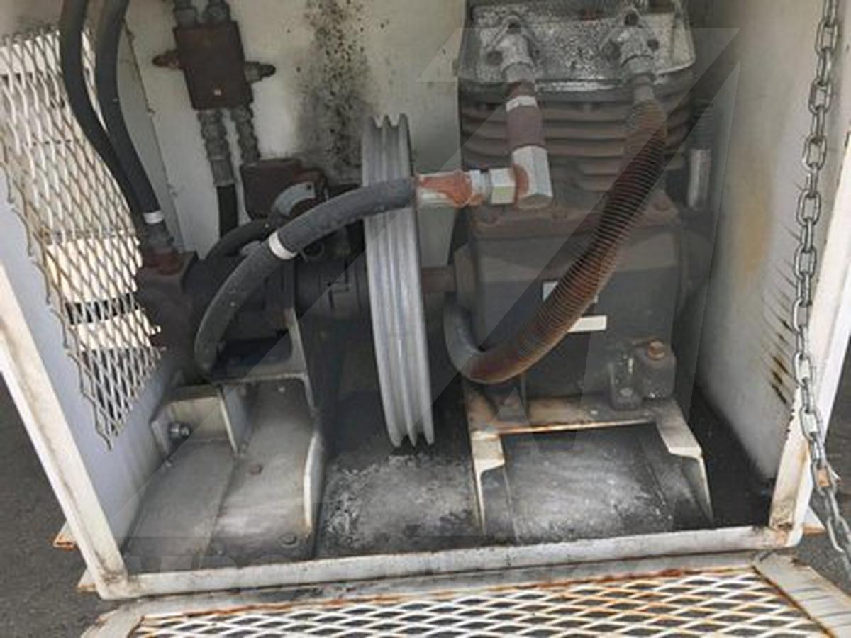 Maintenance Lift Tesco/ Freightliner ML-5030 / Fl70