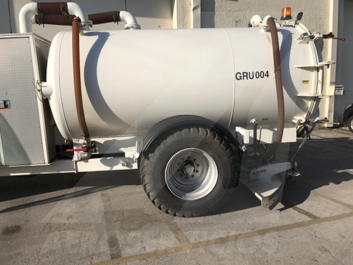 NexGen-T-2800 Mobile De-Icing Fluid Collection Unit with Tractor