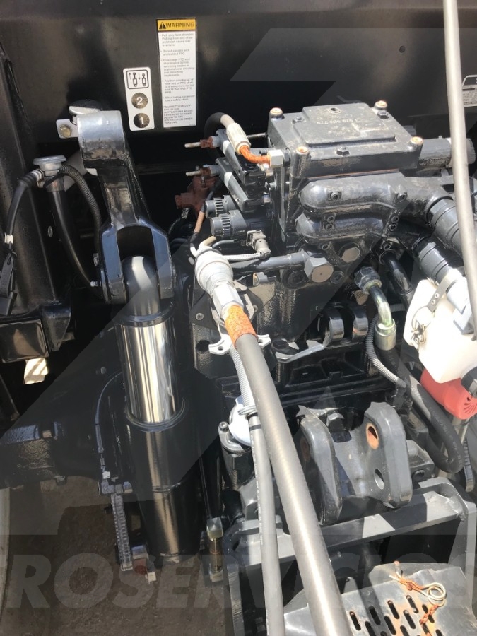 NexGen-T-2800 Mobile De-Icing Fluid Collection Unit with Tractor