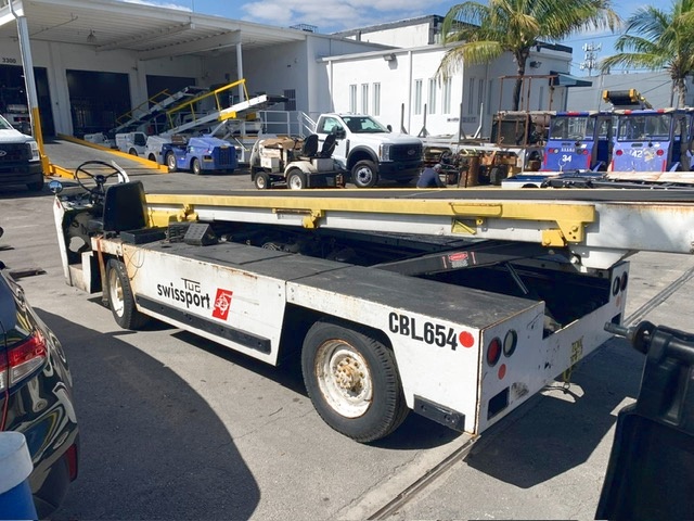 Belt Loader Tug 660