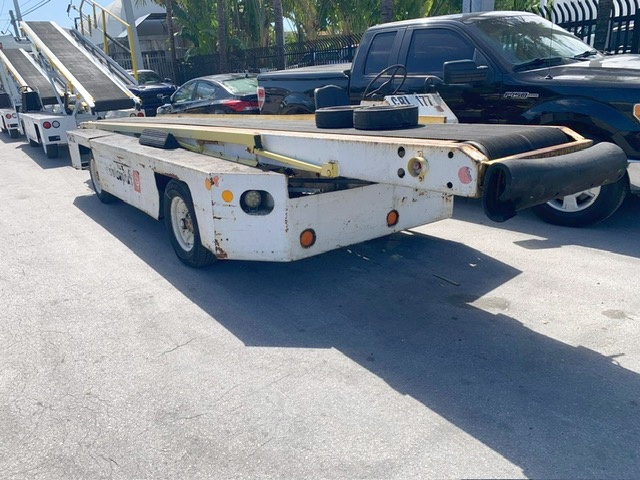 Belt Loader Tug 660