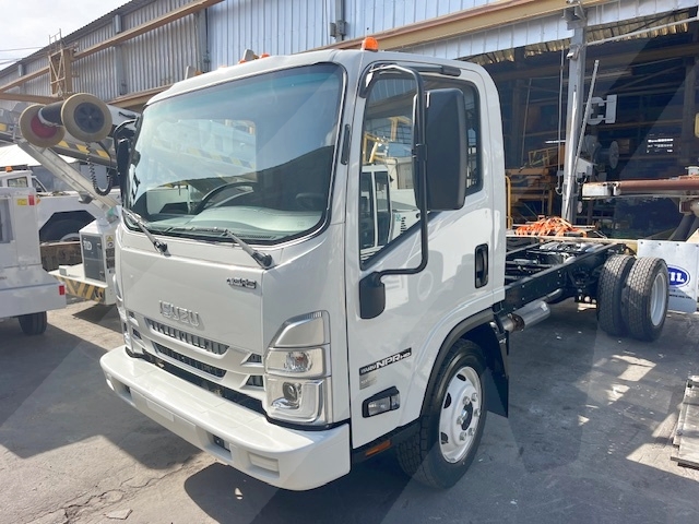 Truck Chassis Isuzu NPR- Gasoline