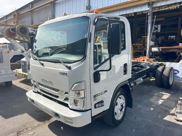 Truck Chassis Isuzu NPR- Gasoline