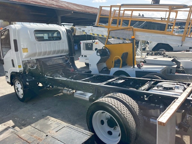Truck Chassis Isuzu NPR- Gasoline