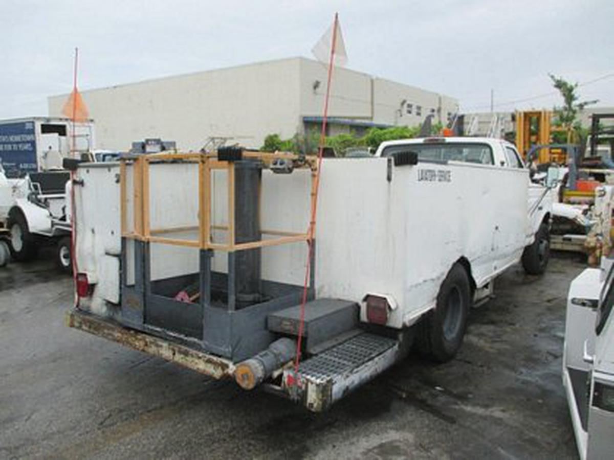 Lavatory Truck Ford/Stinar F-450/SLS-500 PL  -590/300 gal