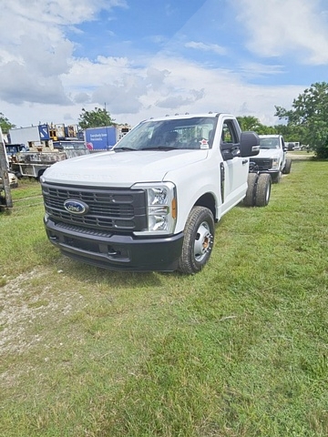Truck Chassis Ford F-350 XL SD 2024