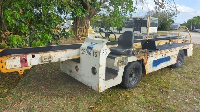 Belt Loader Tug 660