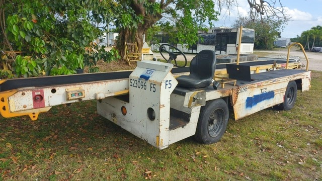 Belt Loader Tug 660