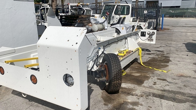 Belt Loader Tug 660E