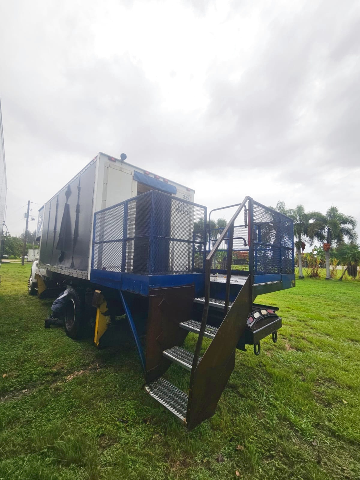 Catering Truck Ford / CB16-228