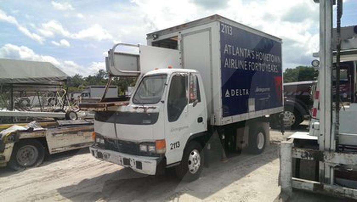 Catering Truck Tesco Hi-Lift Inc./Isuzu CL40-12