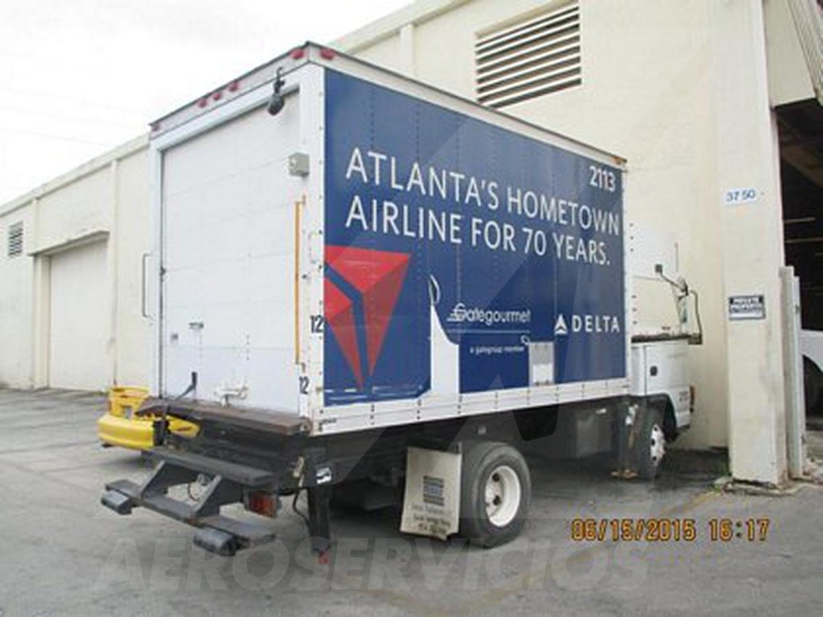 Catering Truck Tesco Hi-Lift Inc./Isuzu CL40-12