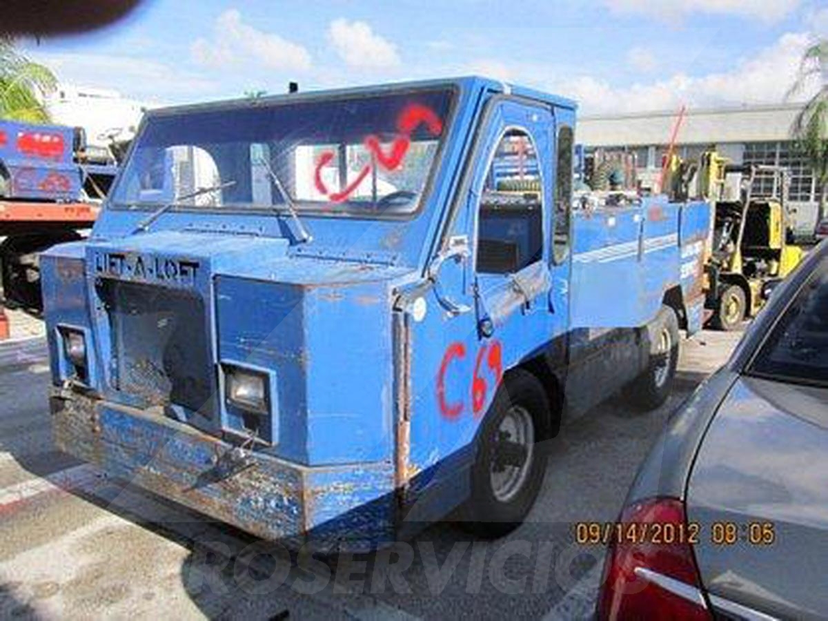 1998 Lift-A-Loft APV- LAV