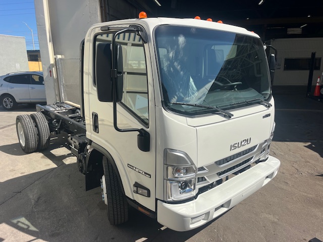 Truck Chassis Isuzu NPR - Gasoline
