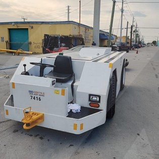 Push Back Tractor S&S GT-1628