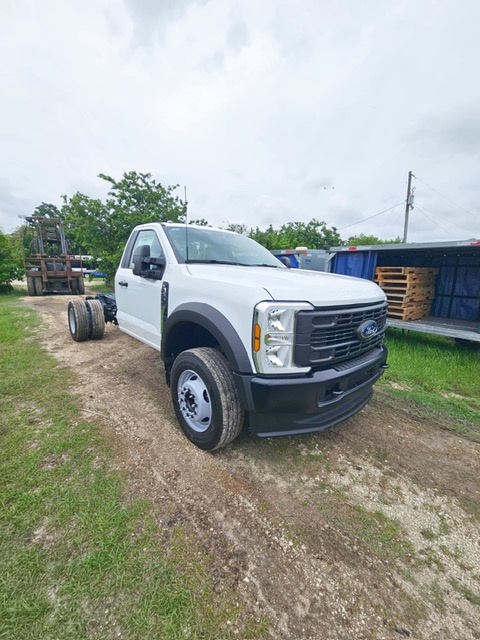 Truck Chassis Ford F-600