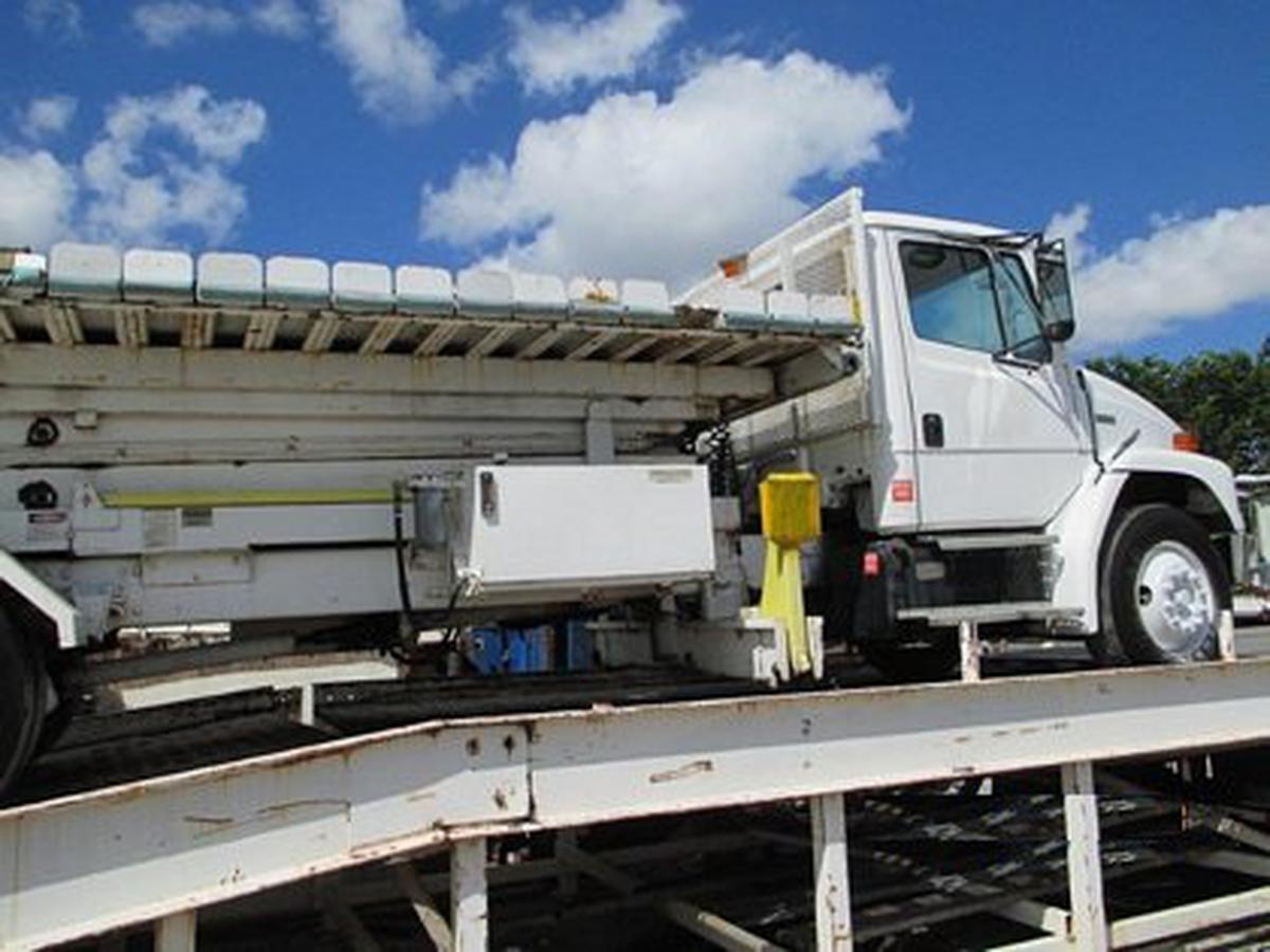 Lift Truck Tesco/ Freightliner ML-5030 / Fl70