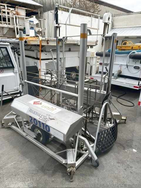 Wheelchair Lift Adaptive Engineering Inc. Mobilift AX