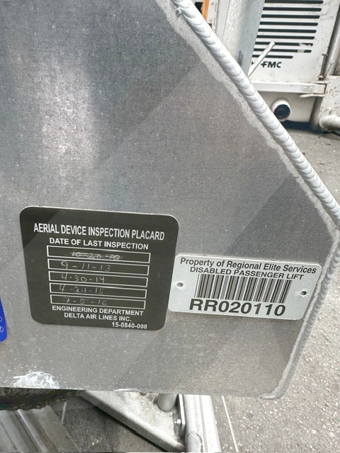 Wheelchair Lift Adaptive Engineering Inc. Mobilift AX