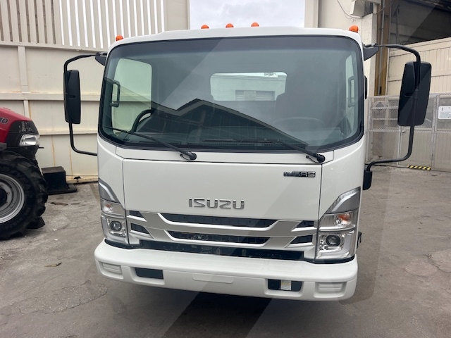 Truck Chassis Isuzu NPR - Gasoline