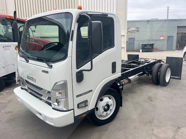 Truck Chassis Isuzu NPR - Gasoline