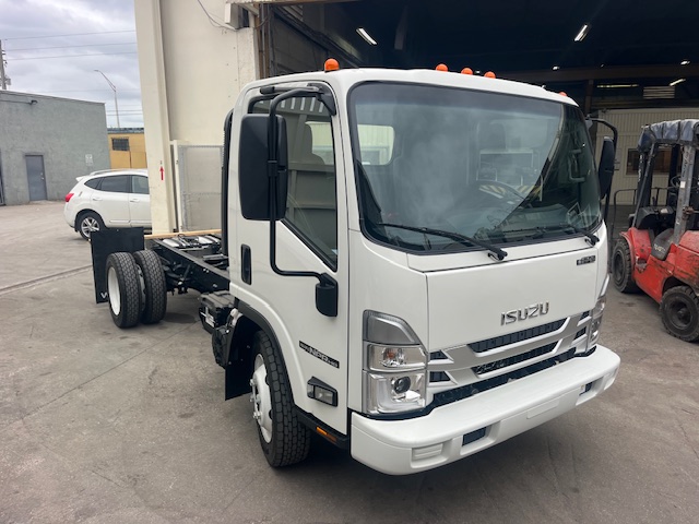 Truck Chassis Isuzu NPR - Gasoline