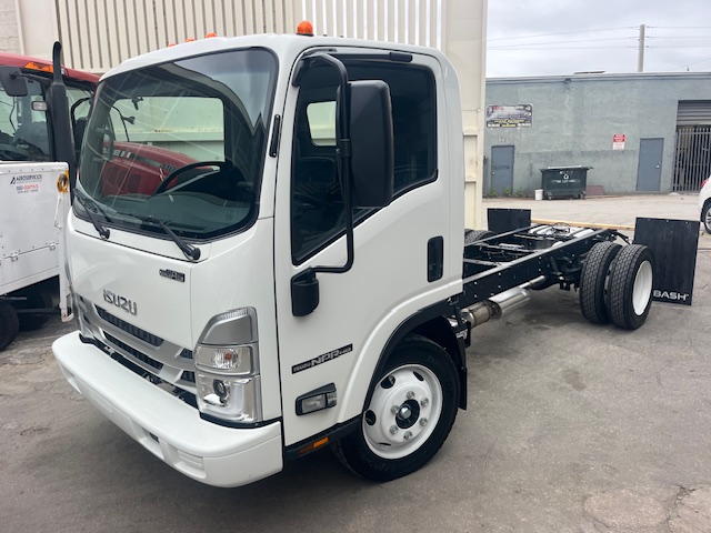 Truck Chassis Isuzu NPR - Gasoline