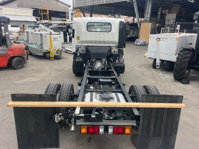 Truck Chassis Isuzu NPR - Gasoline