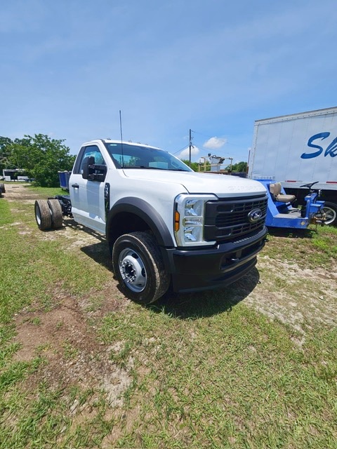 Truck Chassis Ford F-600