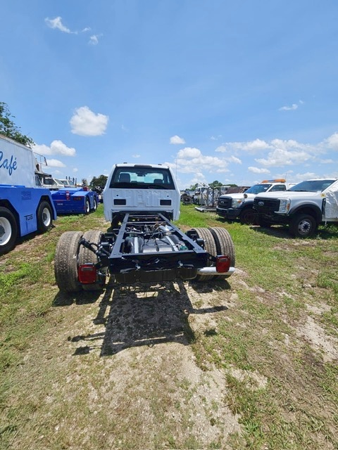 Truck Chassis Ford F-600