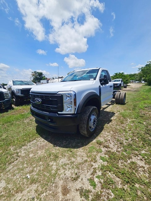 Truck Chassis Ford F-600