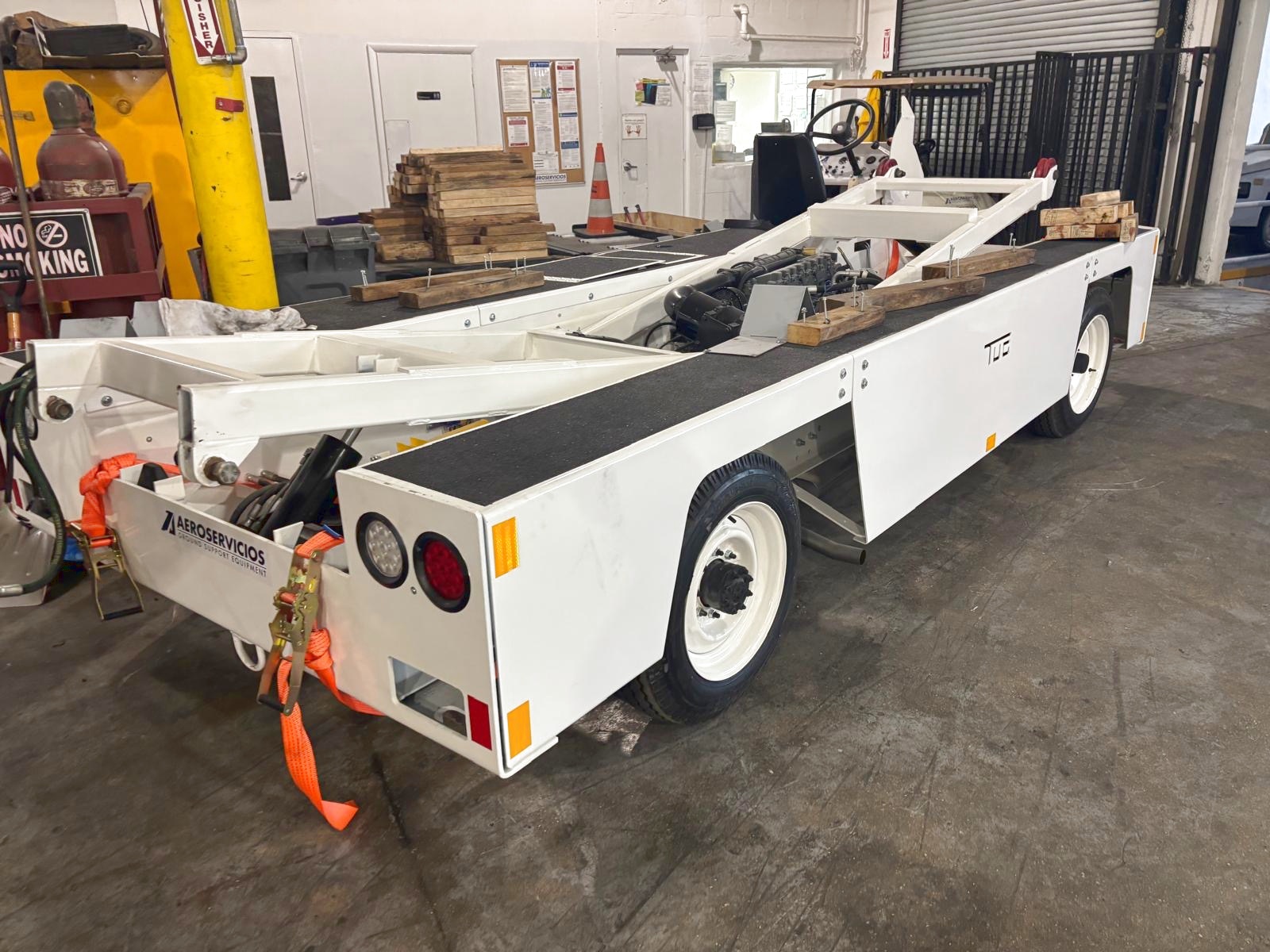 Belt Loader Tug 660