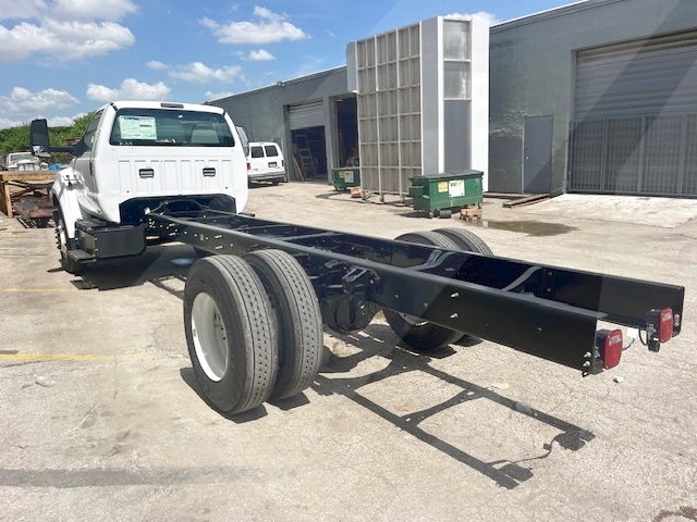 Truck Chassis Ford F-750 2025