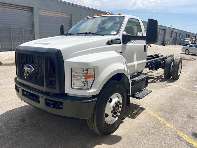 Truck Chassis Ford F-750 2025