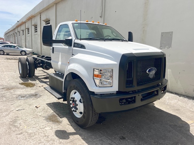 Truck Chassis Ford F-750 2025