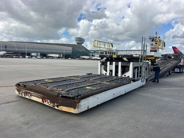 Cargo Loader TLD TXL-838 Wide