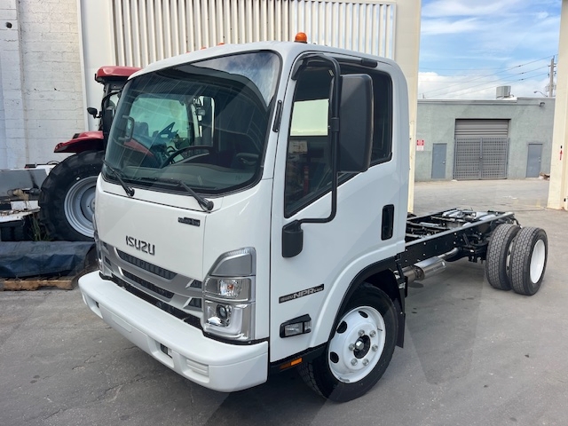 Truck Chassis Isuzu NPR - Gasoline