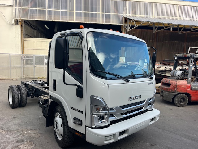 Truck Chassis Isuzu NPR - Gasoline