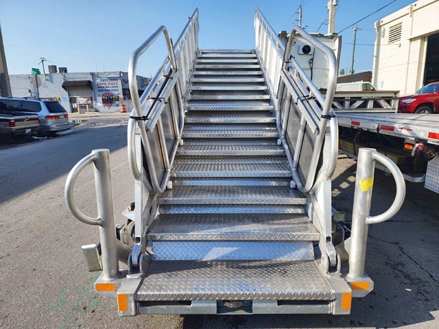 Passenger Stair Towable Standard GSE STD-95-145 2022