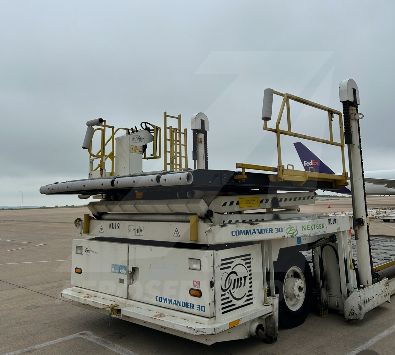 JBT Commander 30i - Main Deck