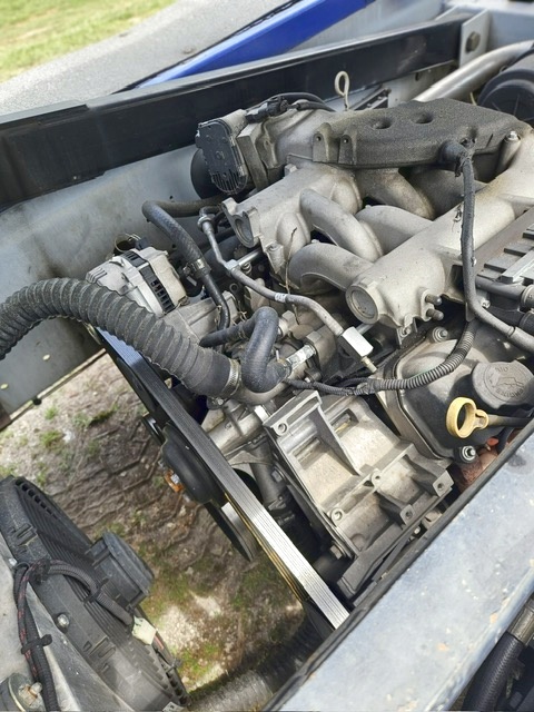 Belt Loader Tug 660