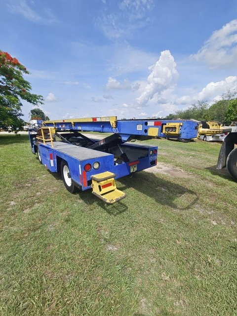 Belt Loader Tug 660