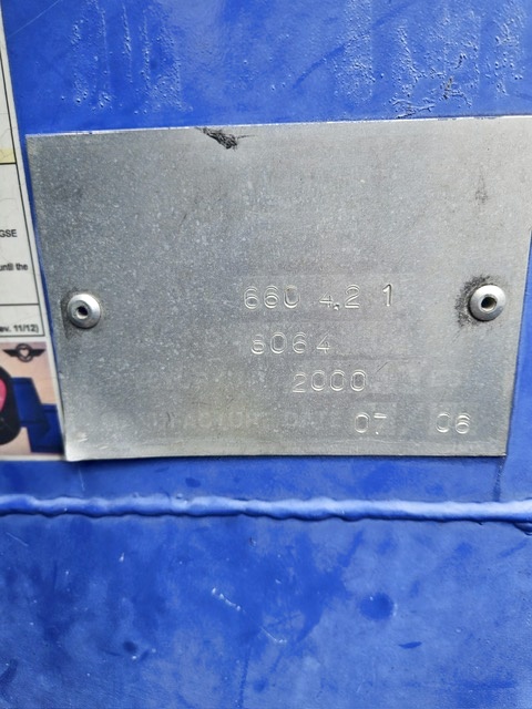 Belt Loader Tug 660