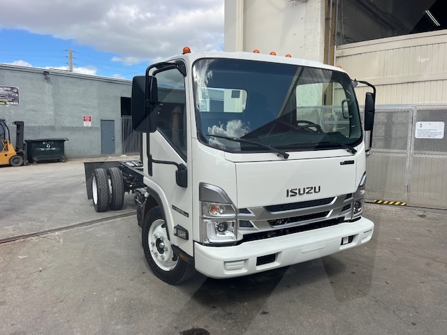 Truck Chassis Isuzu NPR - Gasoline