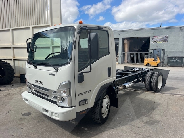 Truck Chassis Isuzu NPR - Gasoline