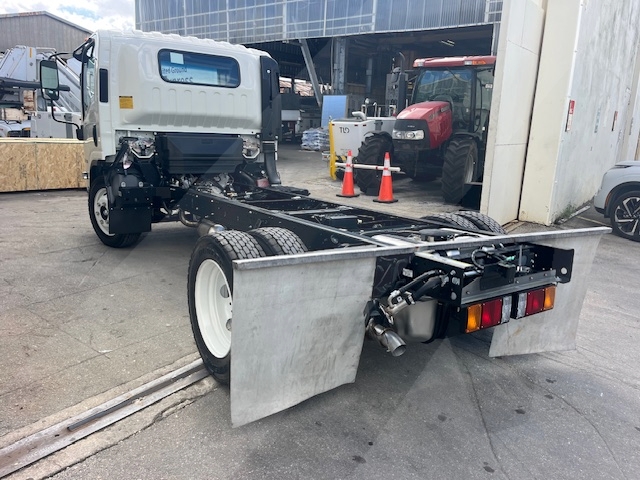 Truck Chassis Isuzu NPR - Gasoline