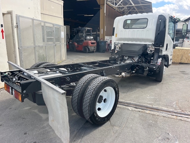 Truck Chassis Isuzu NPR - Gasoline