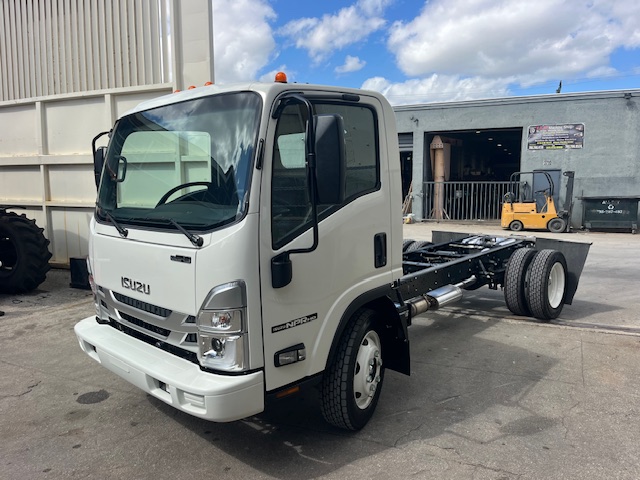 Truck Chassis Isuzu NPR - Gasoline